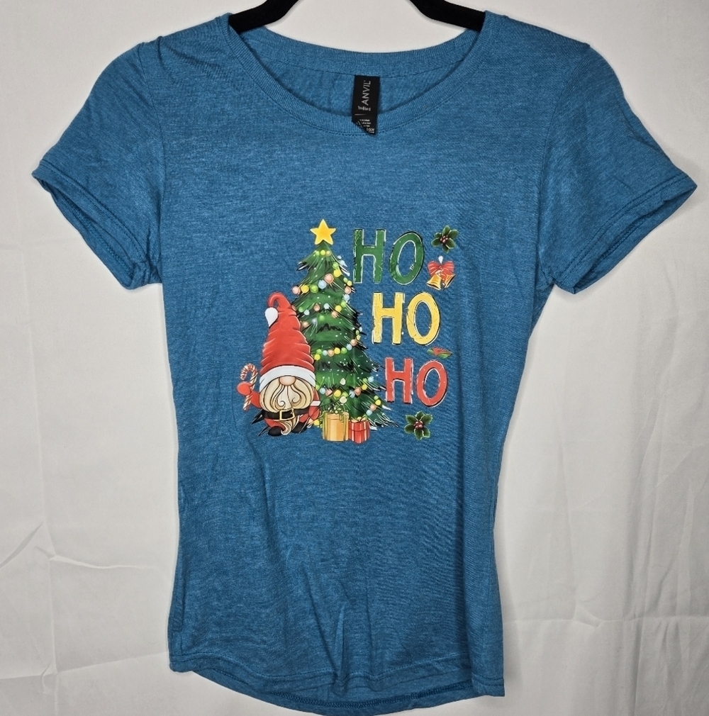 XS Blue Gnome Christmas Holiday Magic Short Sleeve Fitted Tee with Festive Print